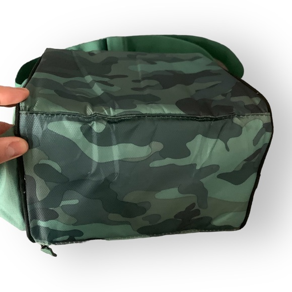 JAXX | Fit & Fresh | Insulated Camo Lunch Storage Bag - Picture 4 of 16